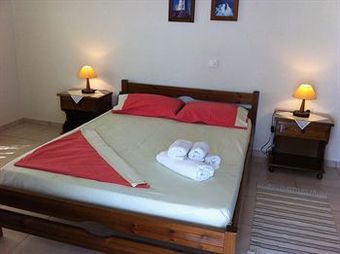 Hostal Faros Apartments