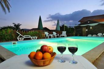 Lodge Sharvit Hakesem