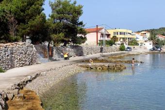 Apartments With A Parking Space Kukljica, Ugljan - 8277