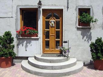 Hostal T�lgyfakuck� Apartman