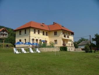Bruckner Villa Apartman