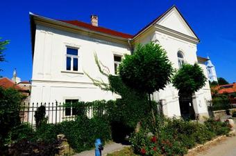 Hostal Barta Pince R�k�czi Lakoszt�lyok