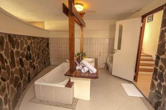 Hotel Maluku Resort And Spa