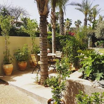 Hostal Moments Caesarea