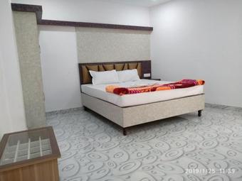 Hotel Deluxe Kalpana Inn