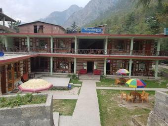 Hotel Oyo 70685 Woodward Magique