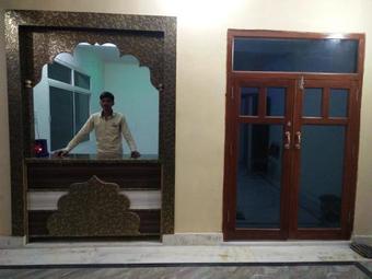 Hotel Monarch Rama Palace