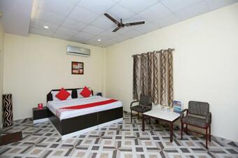 Oyo 24840 Hotel Ashiana Farm