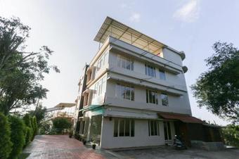 Hotel Oyo 8897 Resort August Residency