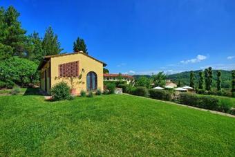 Baccaiano Apartment Sleeps 7 Air Con