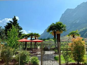 Hostal Albola Suite Holiday Apartments