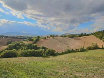 Spacious Villa In Montebello With Swimming Pool