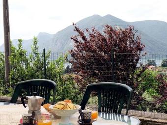 Spacious Apartment Near Lake In Pilzone