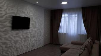 Apartment On Metallurgov 32