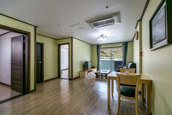 Tongyeong Beach Castle Hotel