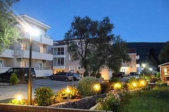 Apartment Sun Village Goran