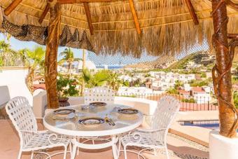 Short Walk To Downtown&beach From Villa Serrana