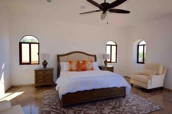 Ocean View With Beach Club Access, Villa Linda 32