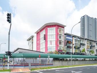 Oyo 43991 La Putri Boutique Hotel Bangi