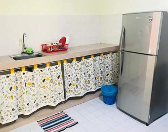 B6 Straits View Private Apartment