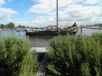 House On The Harbor With Parking And Private Jetty
