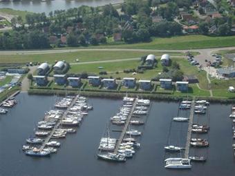 6 Pers. Holiday Home In Front Of The Lauweermeer Lake