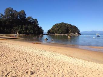 Bed & Breakfast Plum Tree House And Quince Cottage