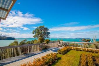 Villa Orewa Cliff Top