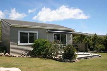 Pohara Beachfront Motel