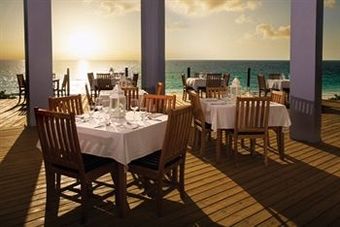 Hotel Pink Sands Resort