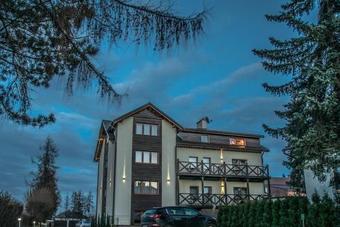 Hostal Old Tree Villa & Restaurant