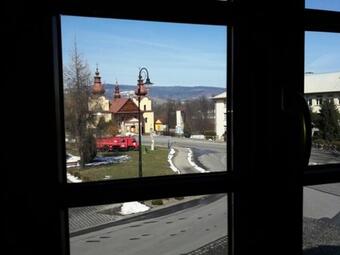 Hotel Go?ciniec Dworski W Ropie