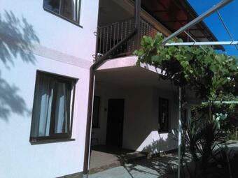 Hostal Viktoriya Guest House