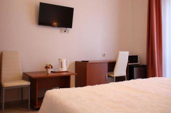 Hostal Avgust Guest House