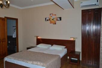 Hostal Guest House Adel