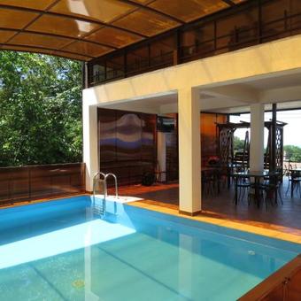 Hostal Alexandria Guest House