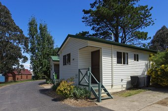 Rainbow Pines Tourist Caravan Park
