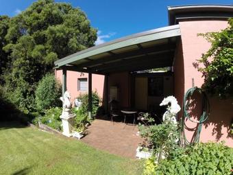 Bed & Breakfast Mandalay House