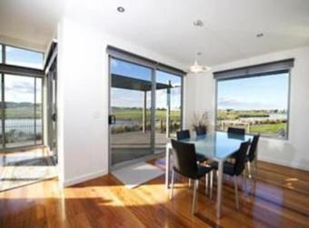 19 Glen Eagles Close