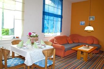 Apartamento Gutshaus Dumsevitz Mit 2 Ferienwohnungen