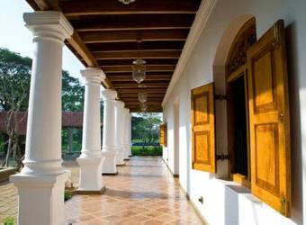 Hotel Ulagalla Walawwa Resort