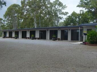 Greenacres Motel / Van Park