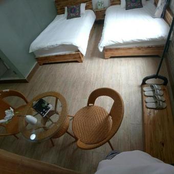 Hostal Huangyao Linshe Guesthouse