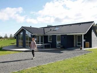 Four-bedroom Holiday Home In Skals 1