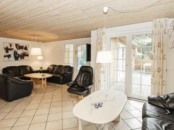 Six-bedroom Holiday Home In Ulfborg 1