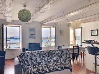 Apartment A Granville, Appartement Vue Sur Le Port