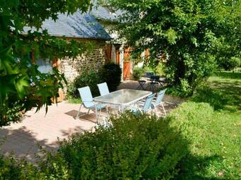 Maison Entre Rivi�re Et Oc�an