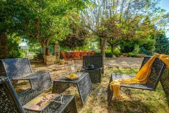 Plan-d'orgon Villa Sleeps 8 Pool Wifi