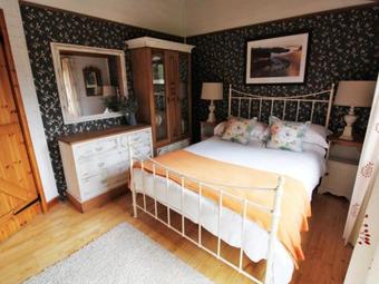 Modern Cottage In Romney Marsh With Open Kitchen