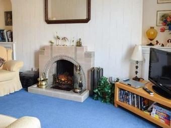 Holly Hoose